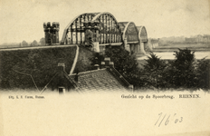 170092 Gezicht op de spoorbrug over de Rijn te Rhenen.